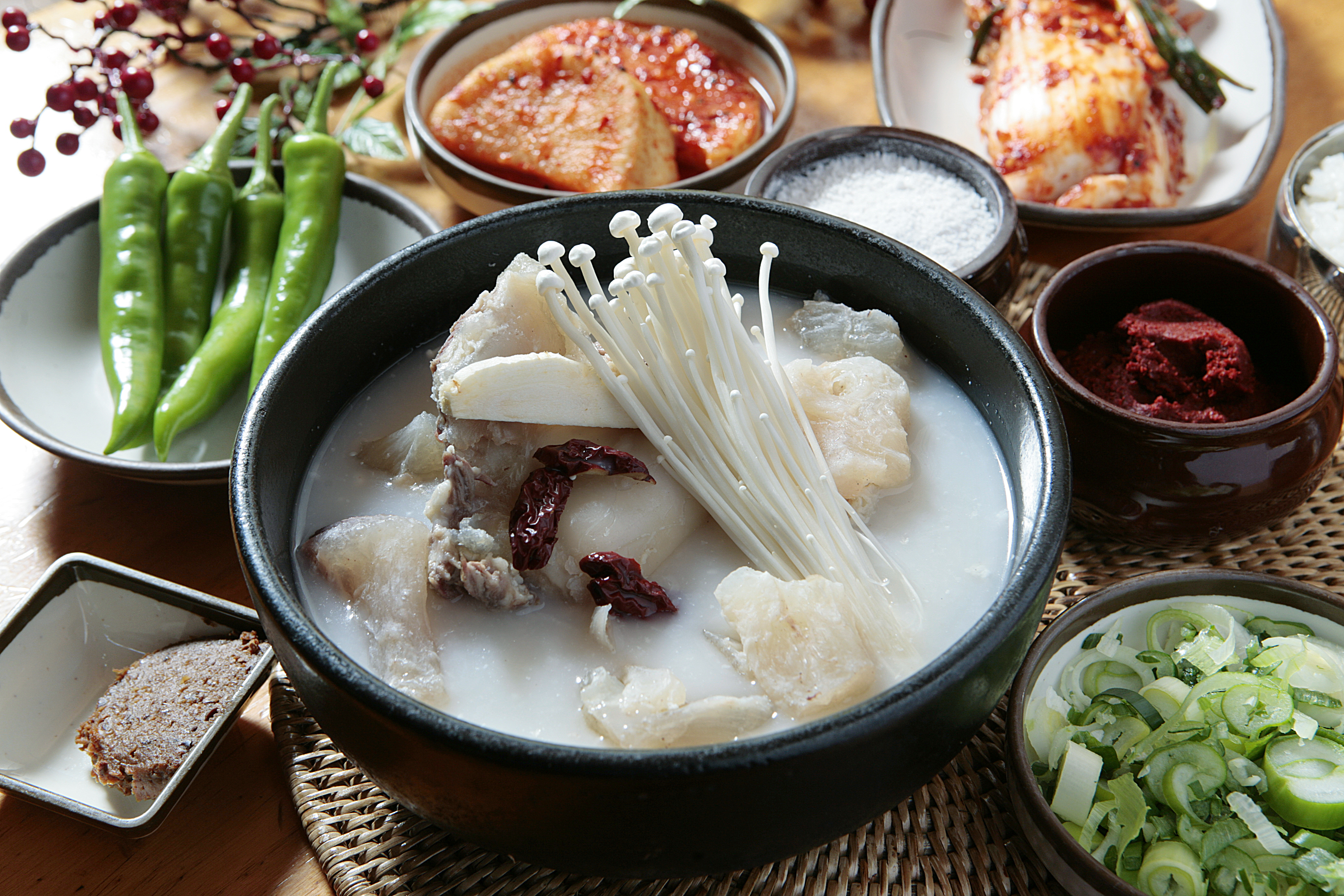 왕골남서문장작불곰탕 1
