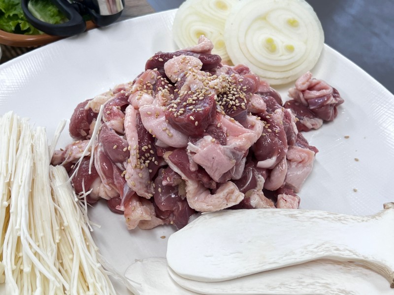 Sinsangadeun (신산가든) 2