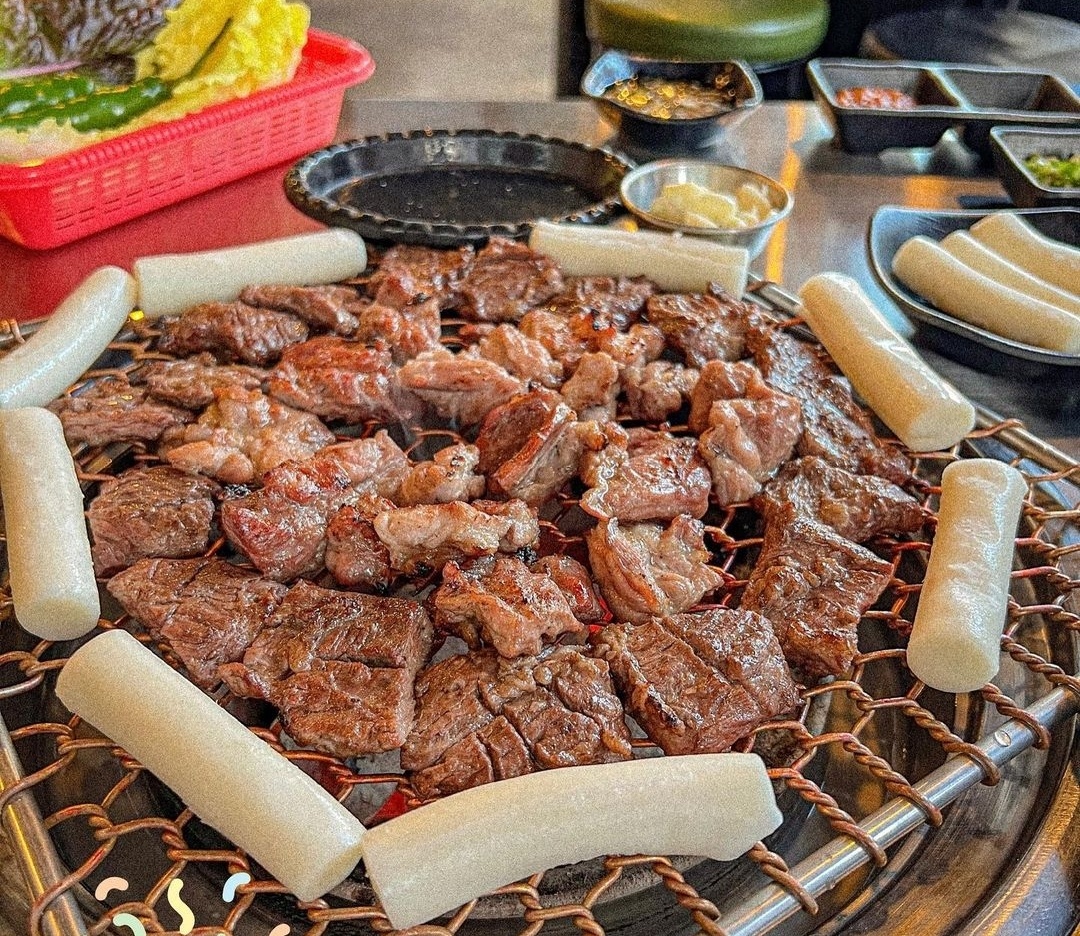 돼지전설 부산직영본점 사진 6