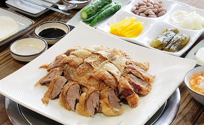 Bukgyeongorigui (북경오리구이) 1