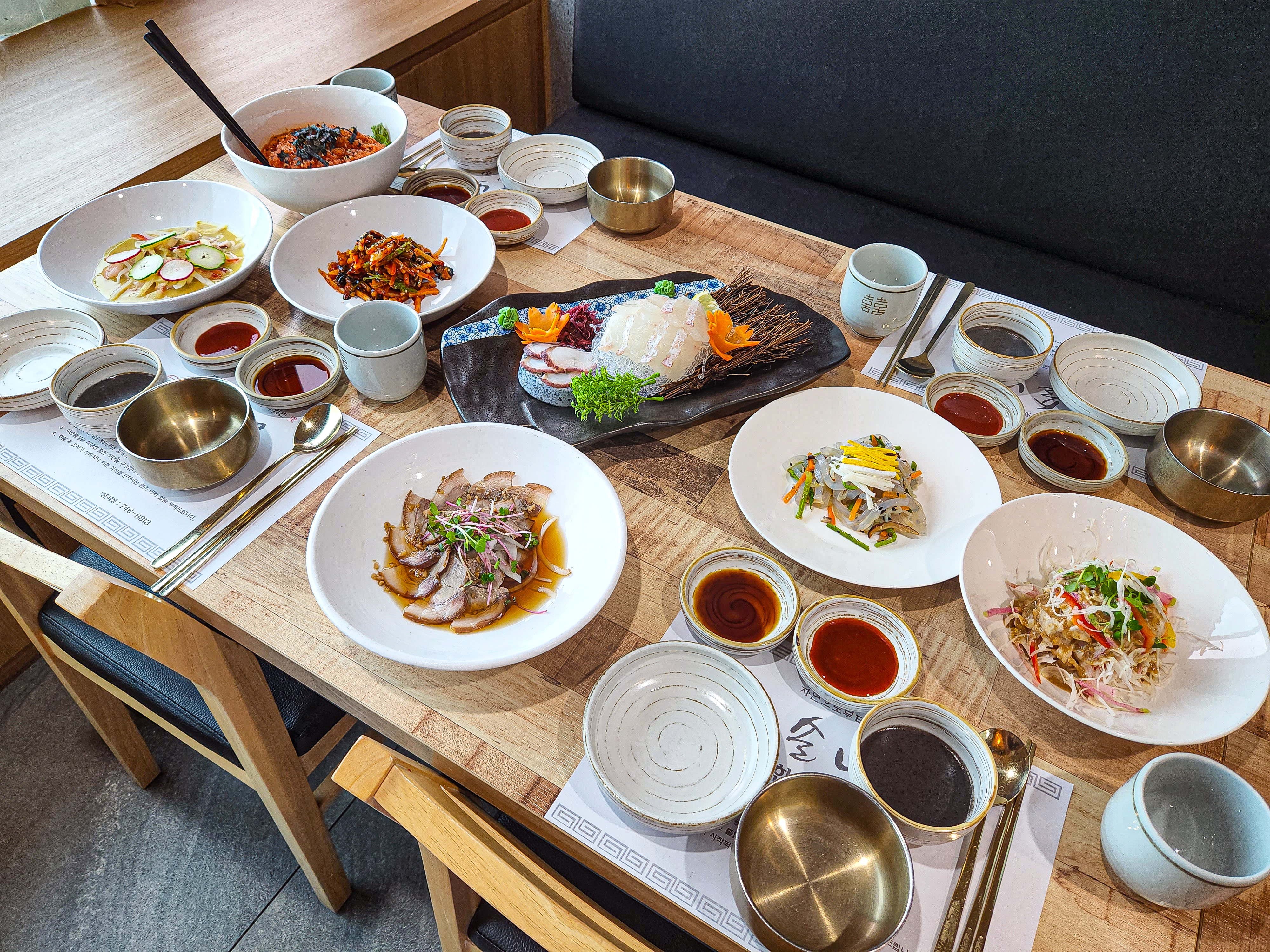 Solnaeeumhanjeongsik (솔내음한정식) 2