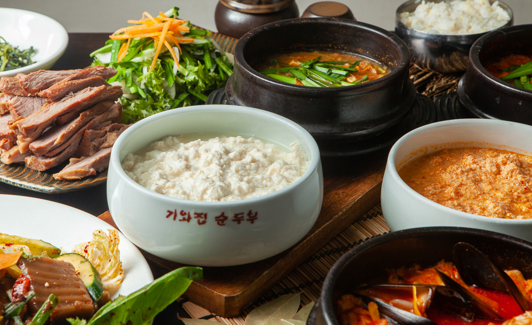 Giwajipsundubu (기와집순두부) 1