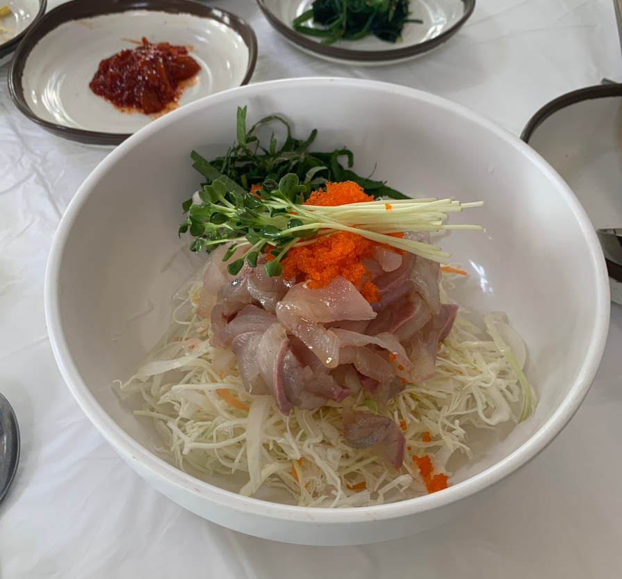 회덮밥
