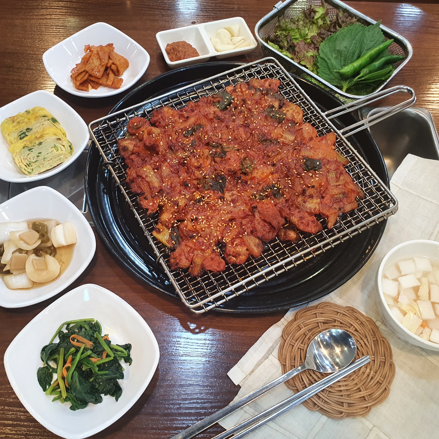 Goryeongchondwaejijjigae (고령촌돼지찌개) 2