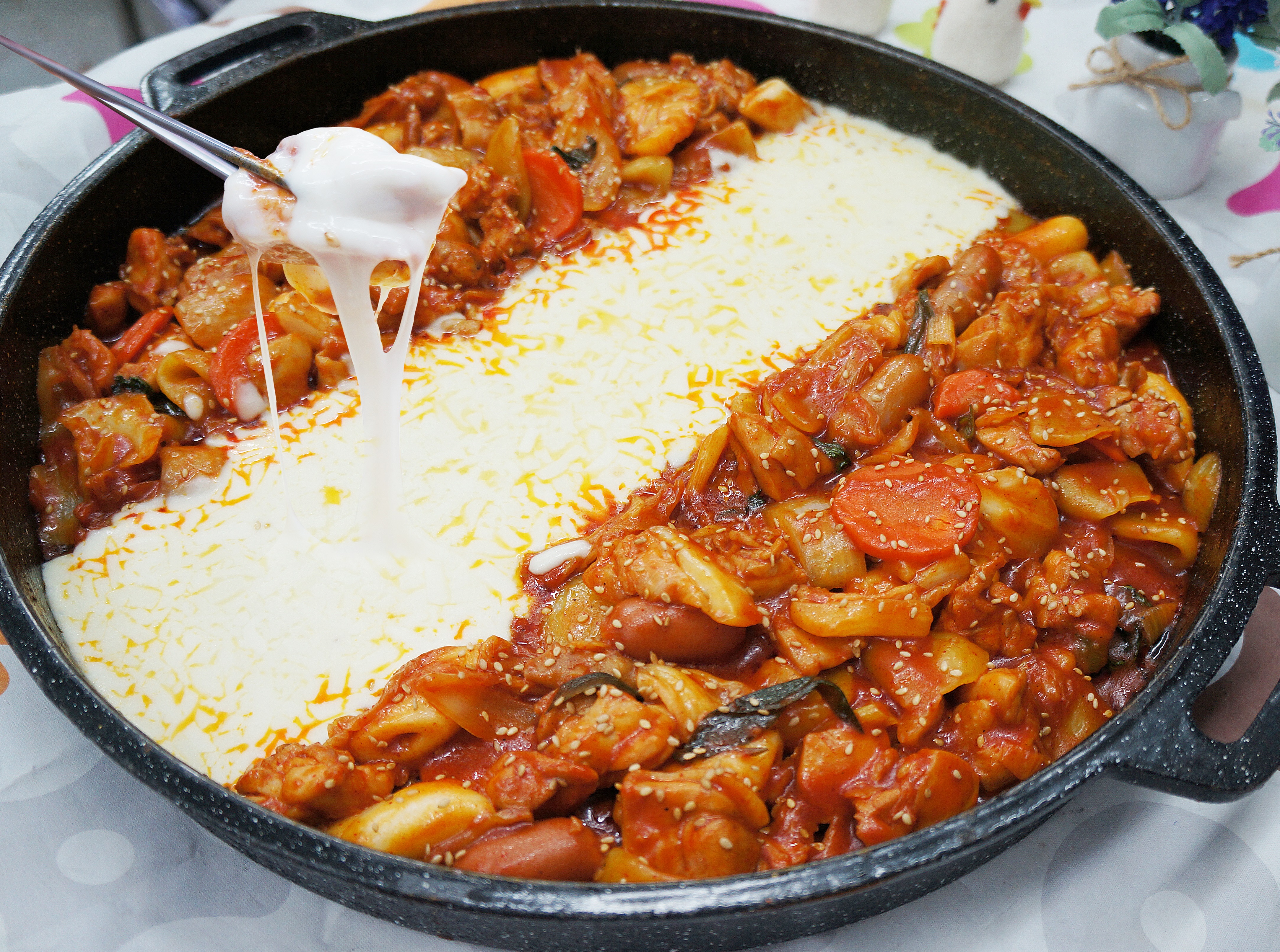 Gogiodakgalbi (고기오닭갈비) 1