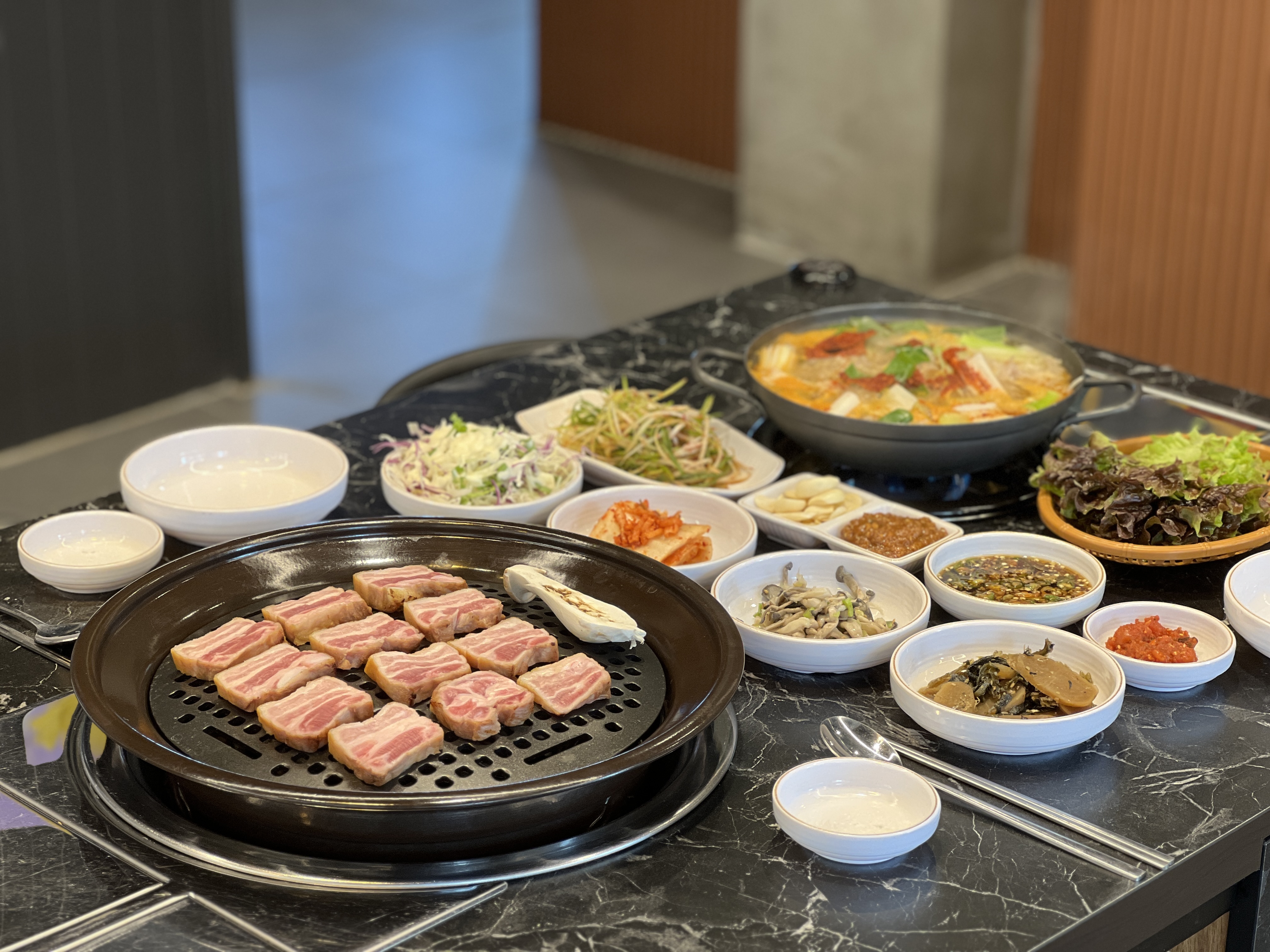 Sutseonggogi (숯성고기) 1