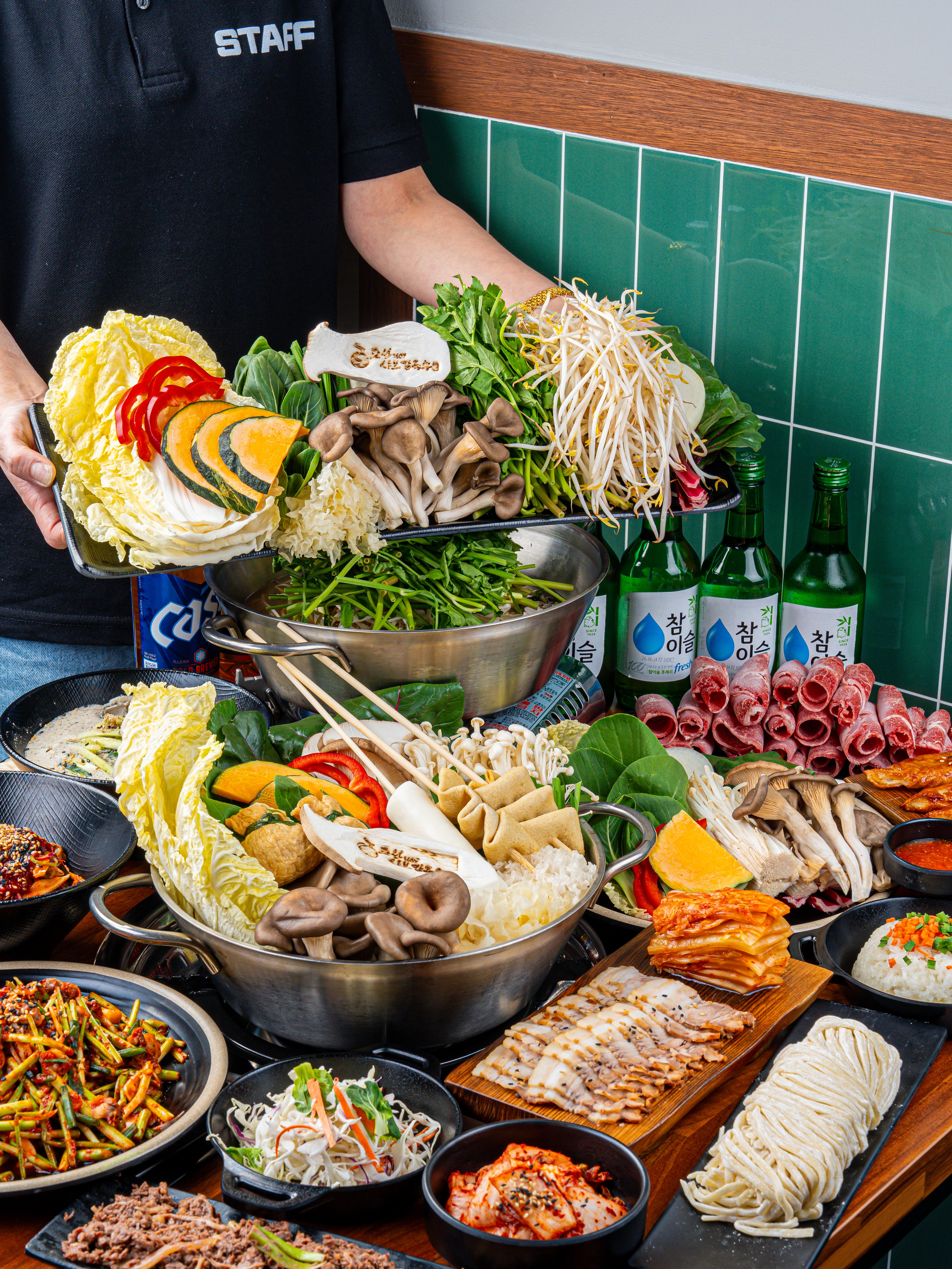 Joseon1607syabeukalguksu (조선1607샤브칼국수) 1