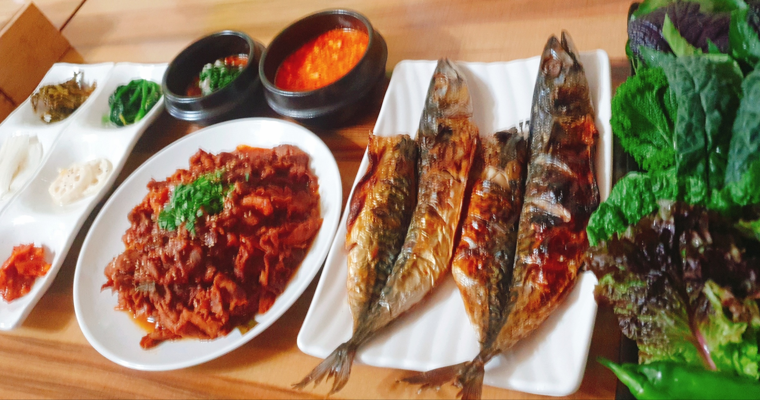 Chulleongdariwelbinggeongangssambap (출렁다리웰빙건강쌈밥) 1