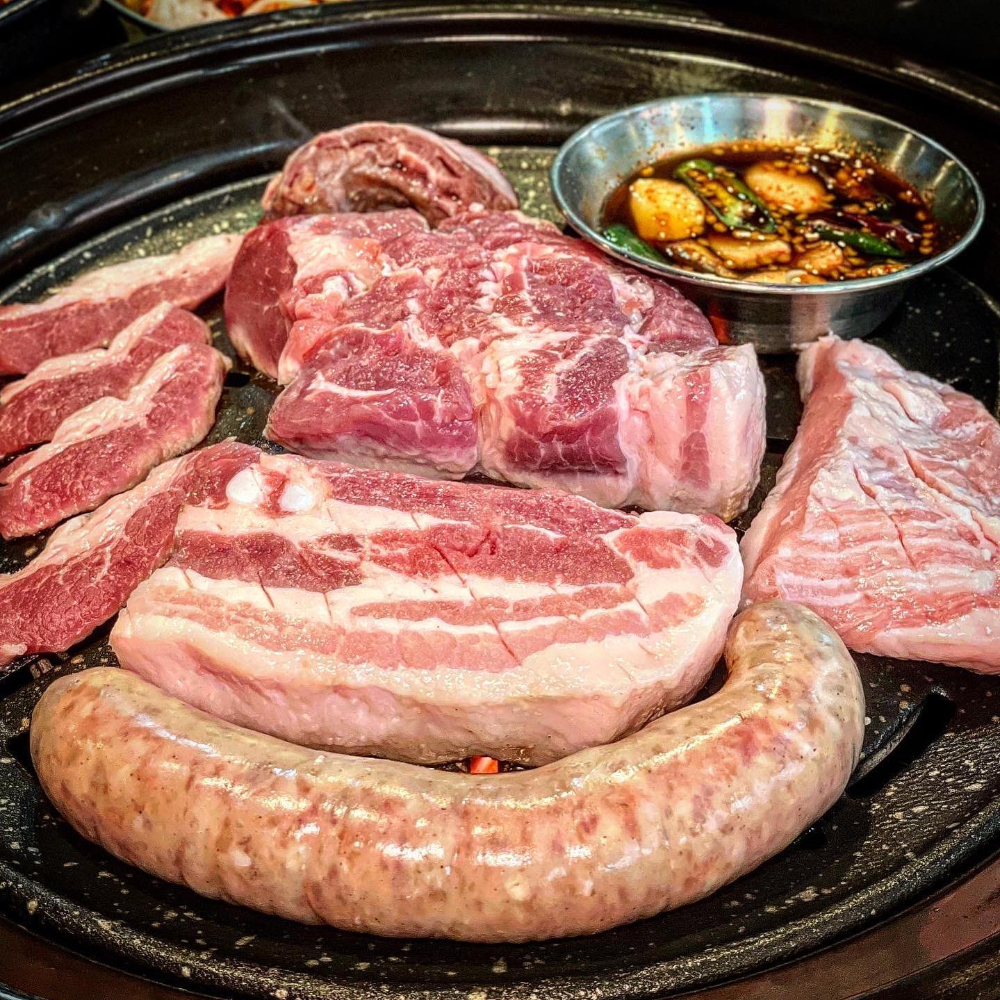 Saramsaneungogitjipgimildo (사람사는고깃집김일도) 1