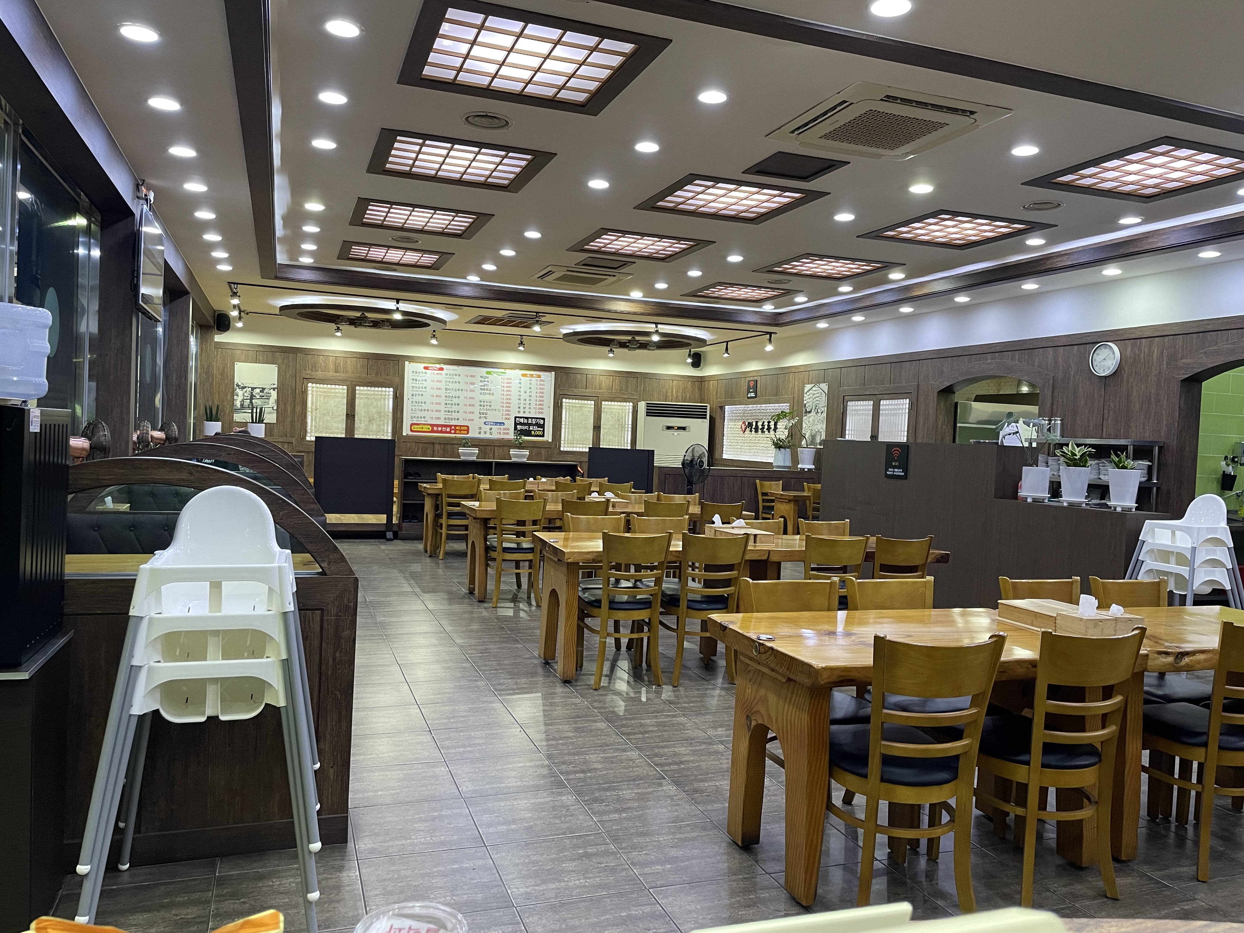 Pyoganemyeongpumsundubu (표가네명품순두부) 3