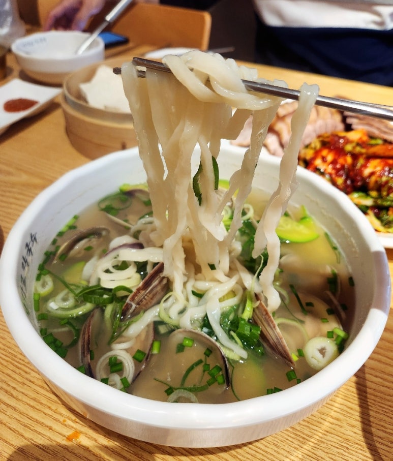 Hangangnokalguksu 4