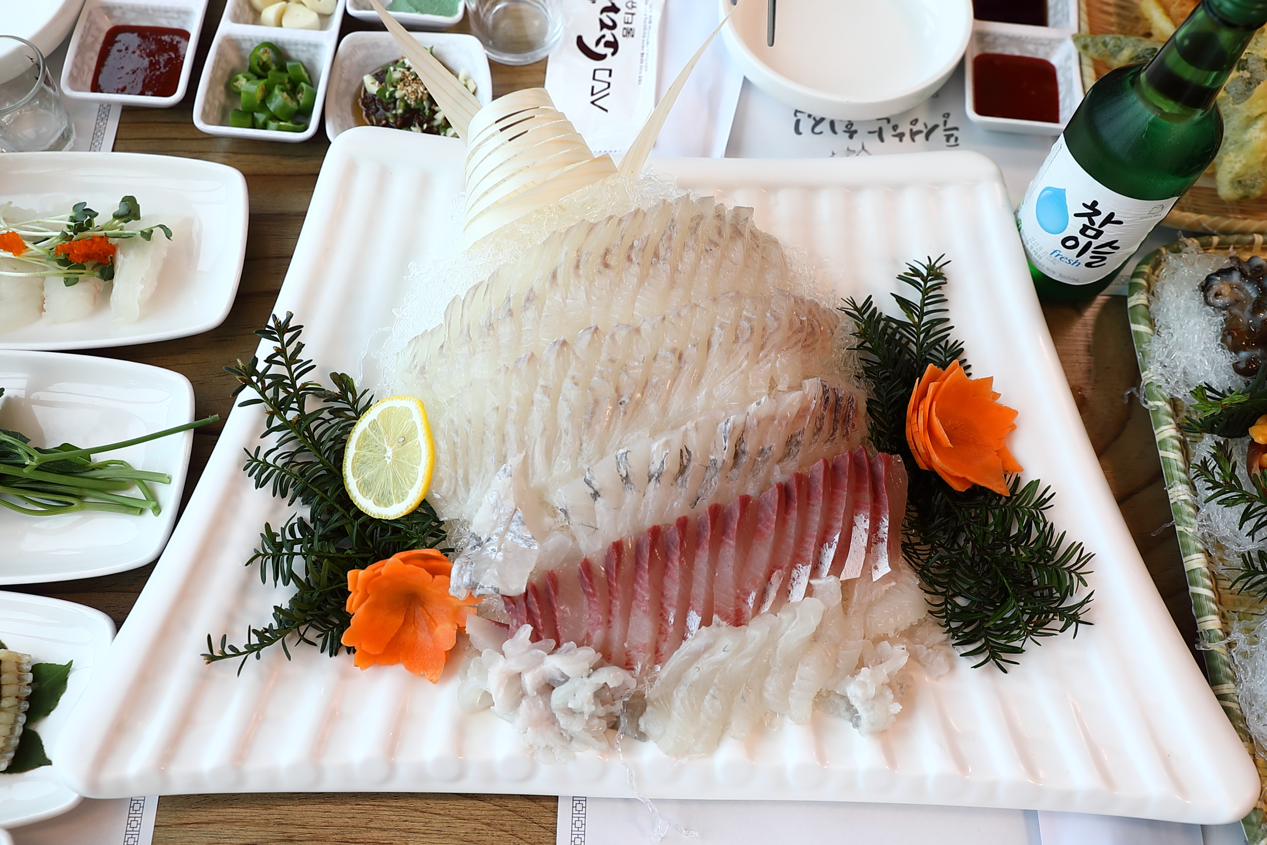 Pungseonghanhoetjip (풍성한횟집) 2