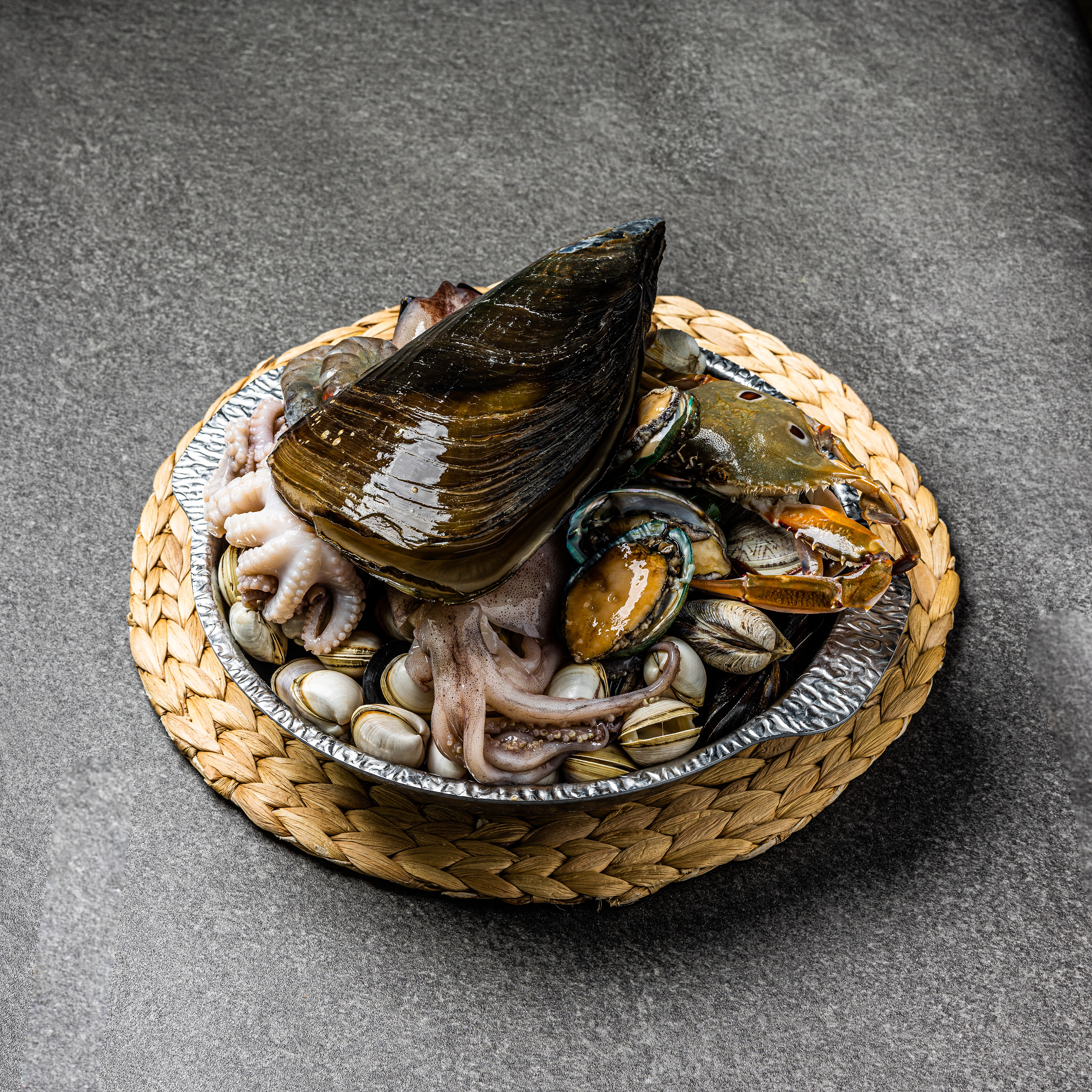 Daewanghaemulsonkalguksu (대왕해물손칼국수) 2