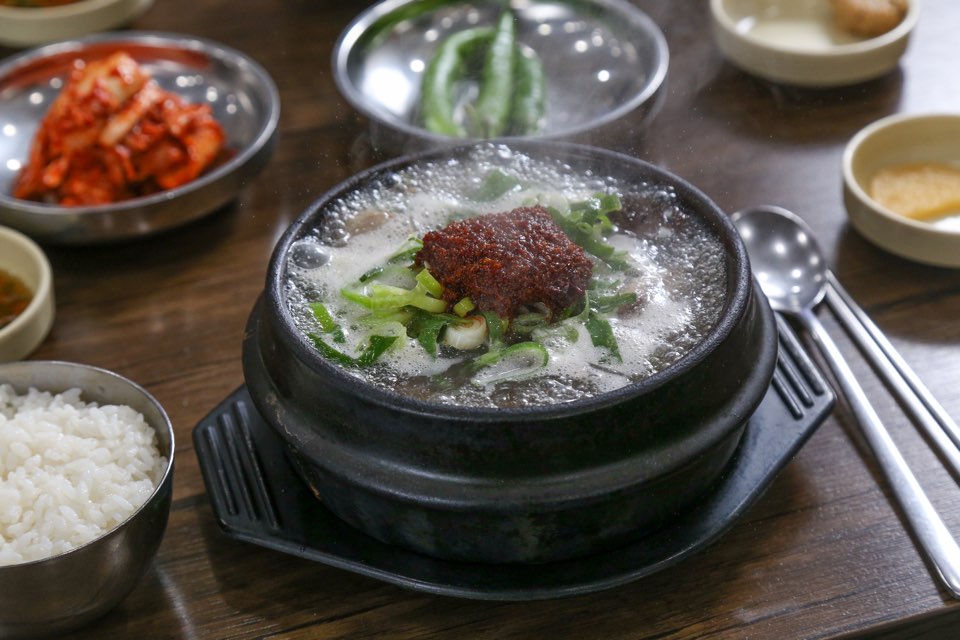 Daechunhaejanggukbonjeom (대춘해장국본점) 1