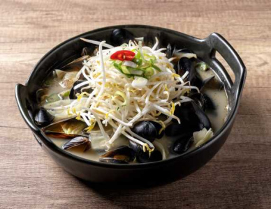 나가사끼 홍합탕(mussel soup seasoned with japanese sauce)