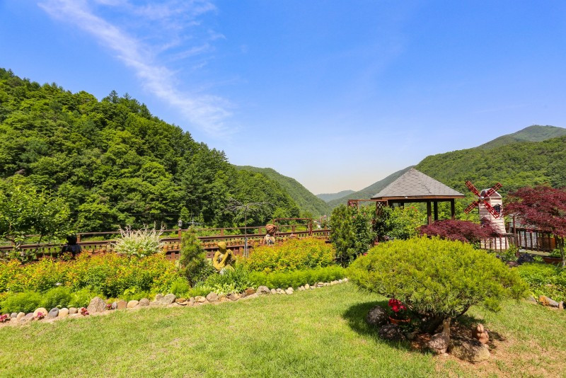 꽃뜨란펜션 이미지