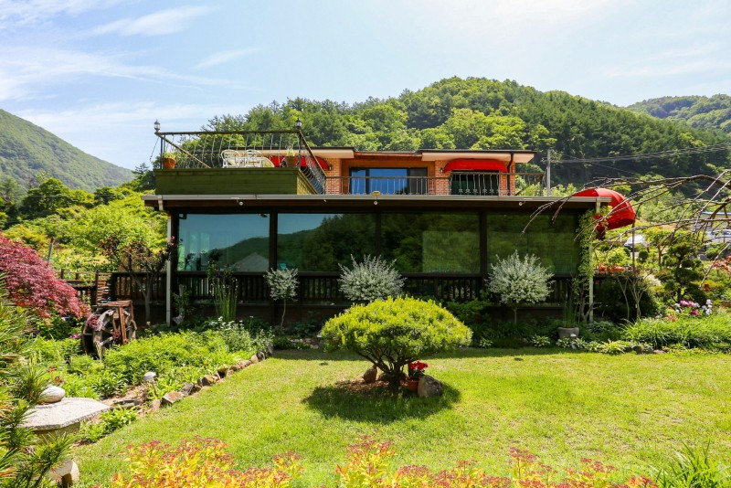 꽃뜨란펜션 이미지