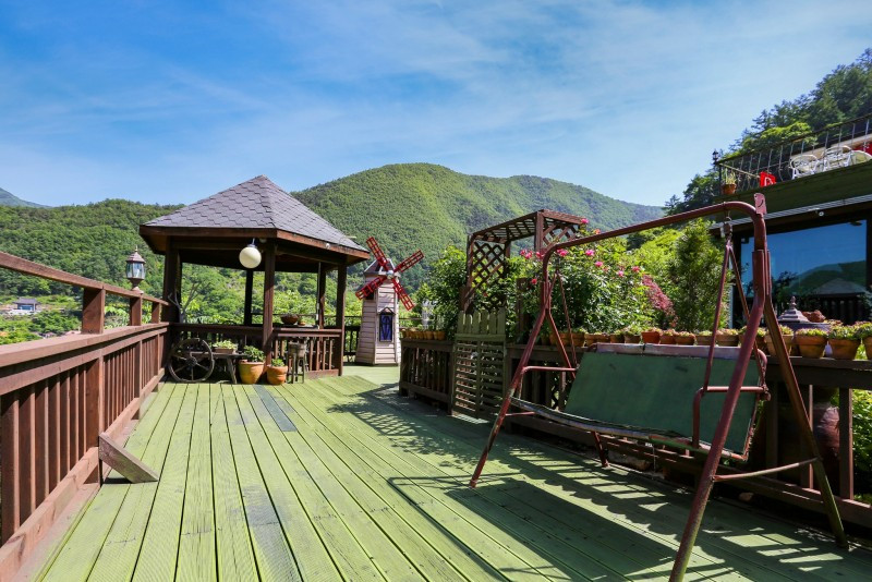 꽃뜨란펜션 이미지