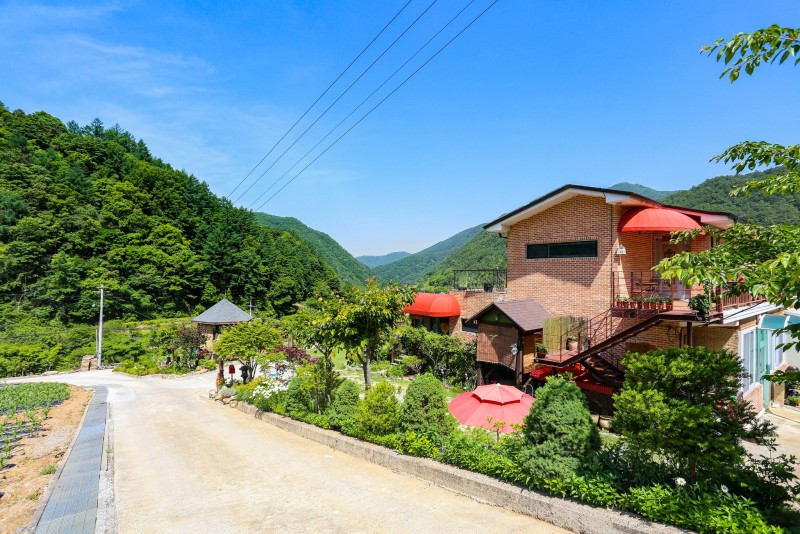 꽃뜨란펜션 이미지