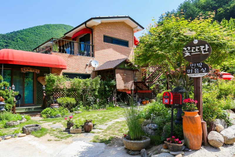 꽃뜨란펜션 이미지