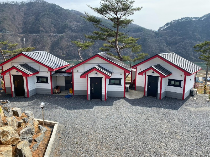 남한강솔밭펜션 이미지