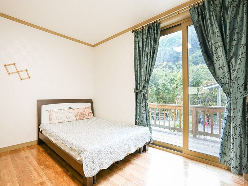 숲속의하루 이미지