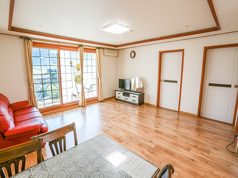 숲속의하루 이미지