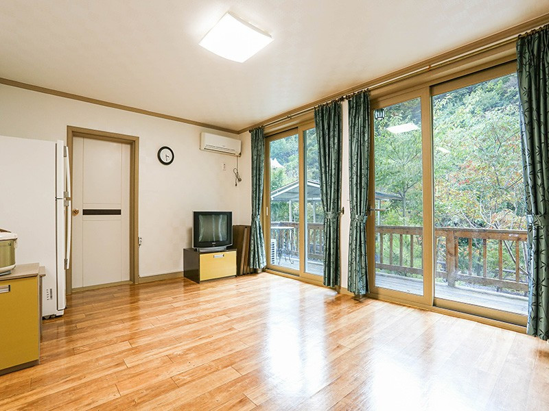 숲속의하루 이미지