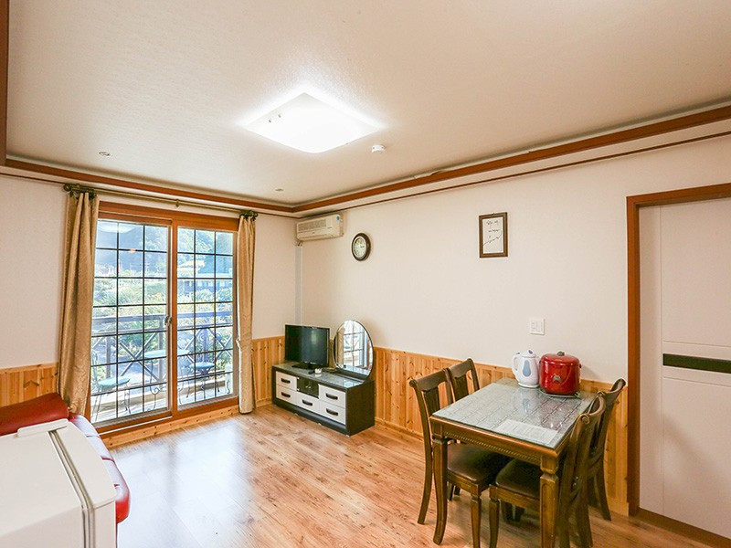 숲속의하루 이미지