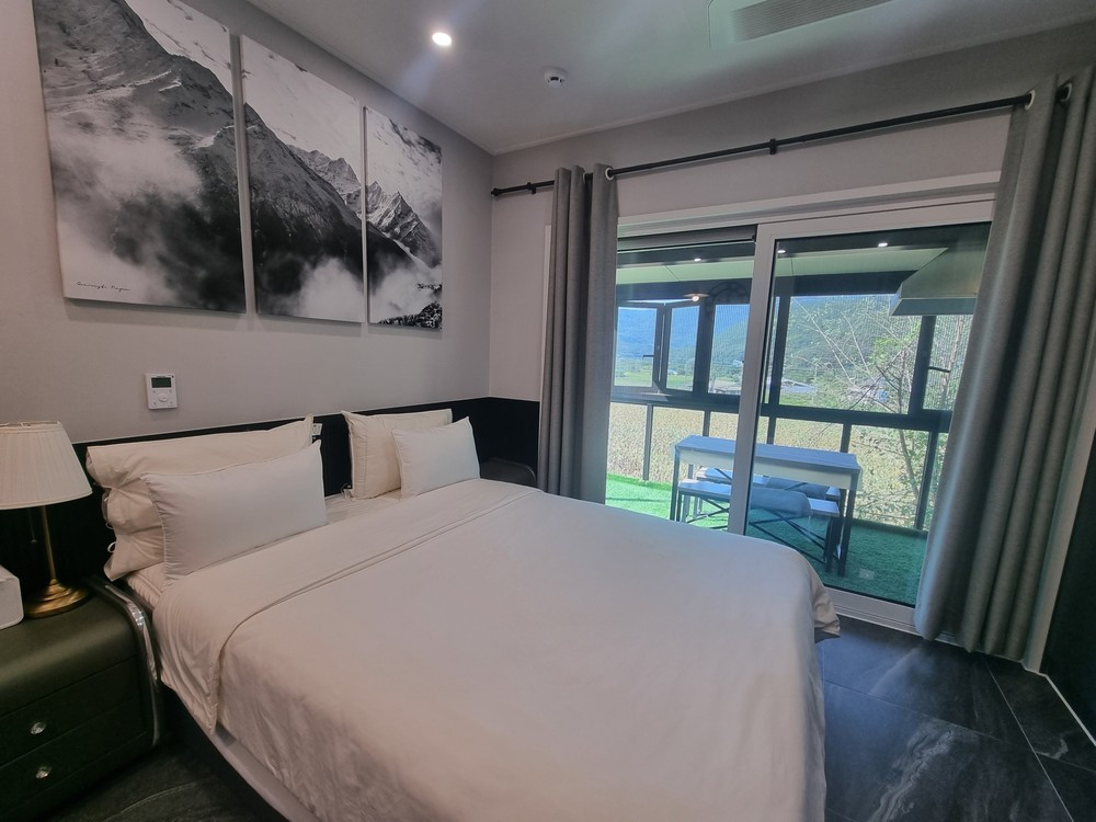 꽃들의물감찾기펜션 이미지