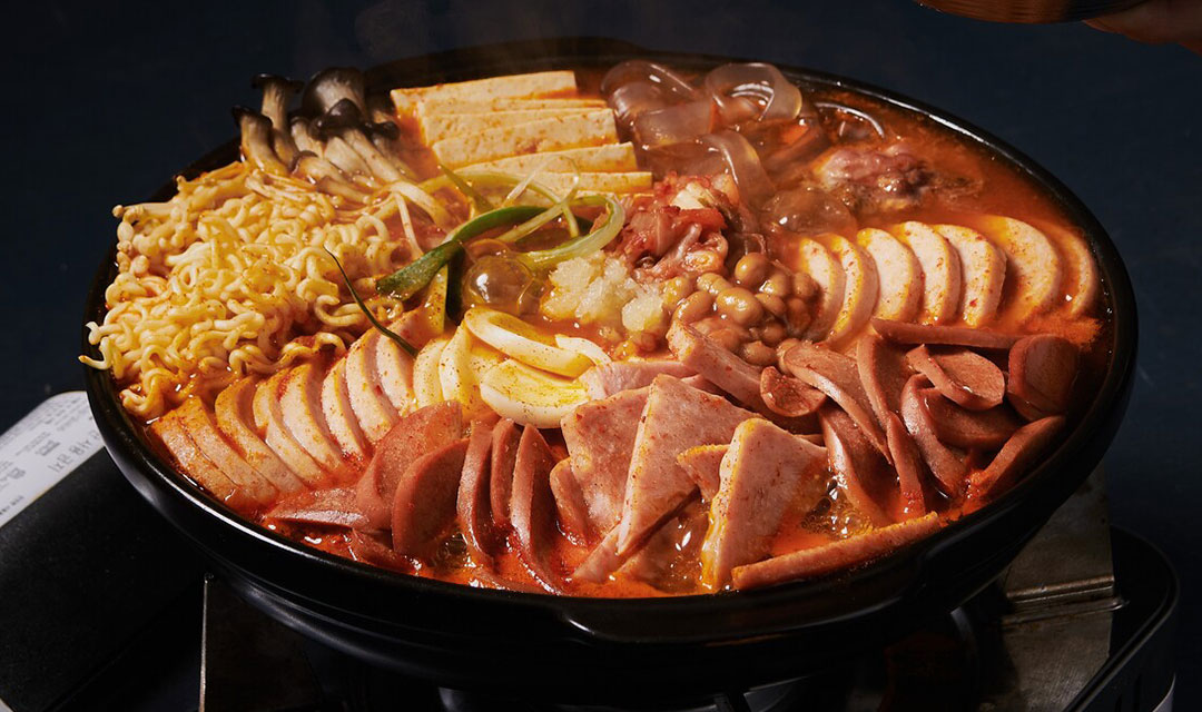 땅스부대찌개 경주황성점 사진 7