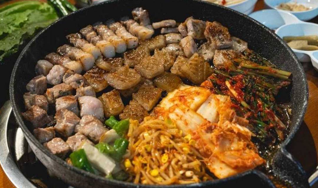 꽃돼지식당 경주황성점 사진 2