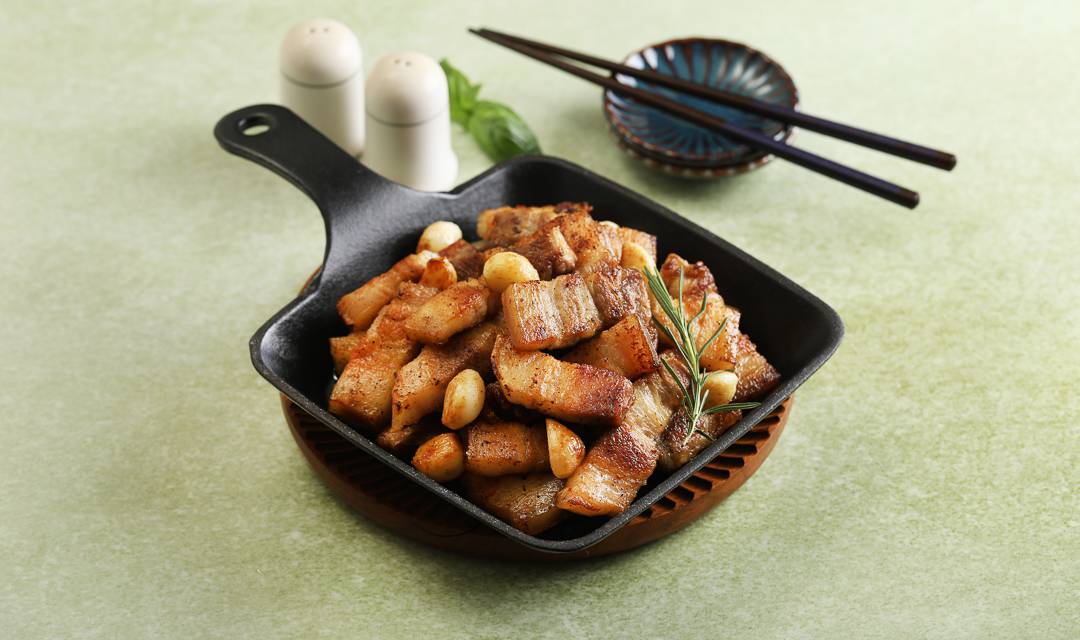 참숯에구운달리는돼지 사진 5